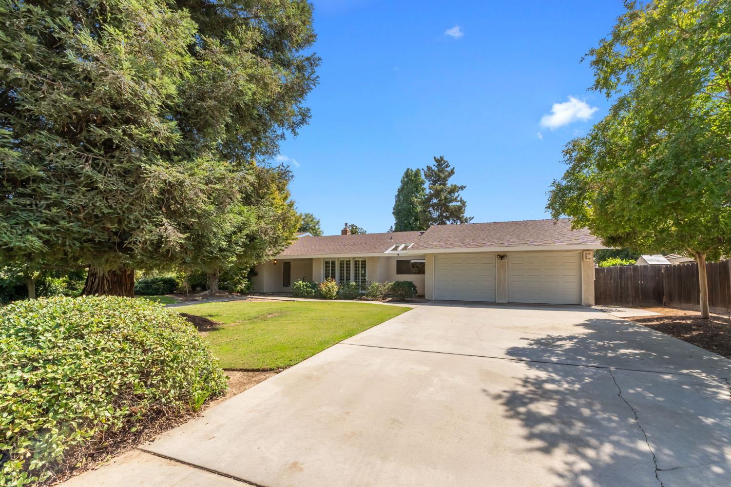 2641 W Paul Ave, Fresno, CA 93711