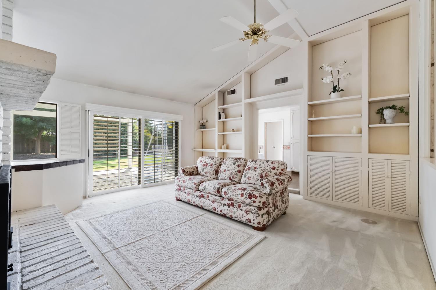 2641 W Paul Ave, Fresno, CA 93711