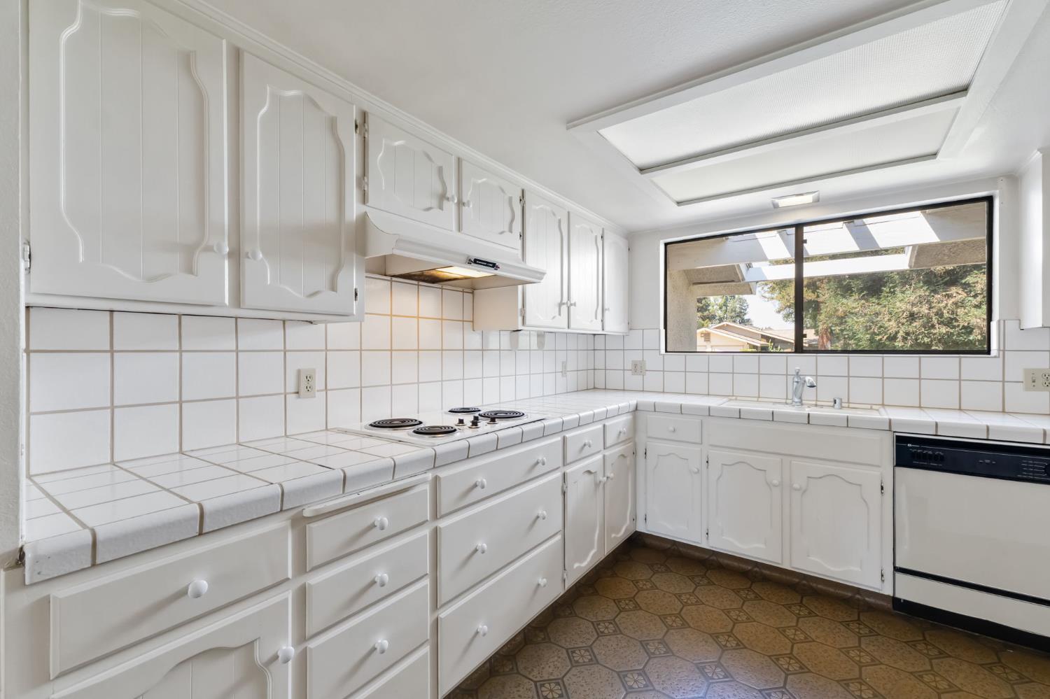 2641 W Paul Ave, Fresno, CA 93711