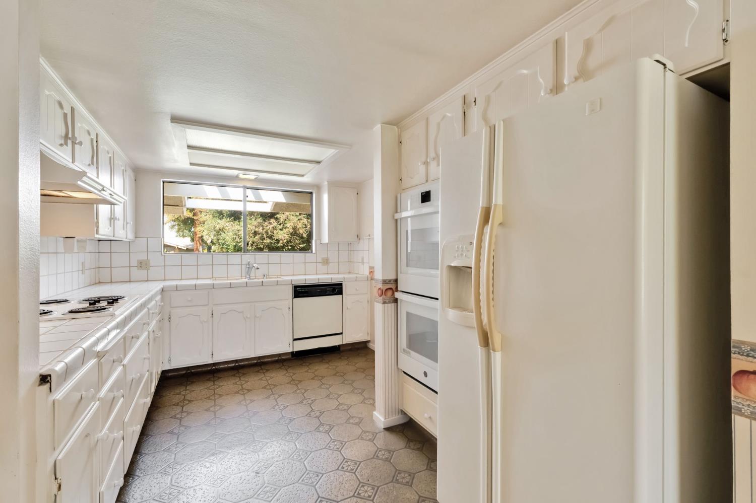2641 W Paul Ave, Fresno, CA 93711