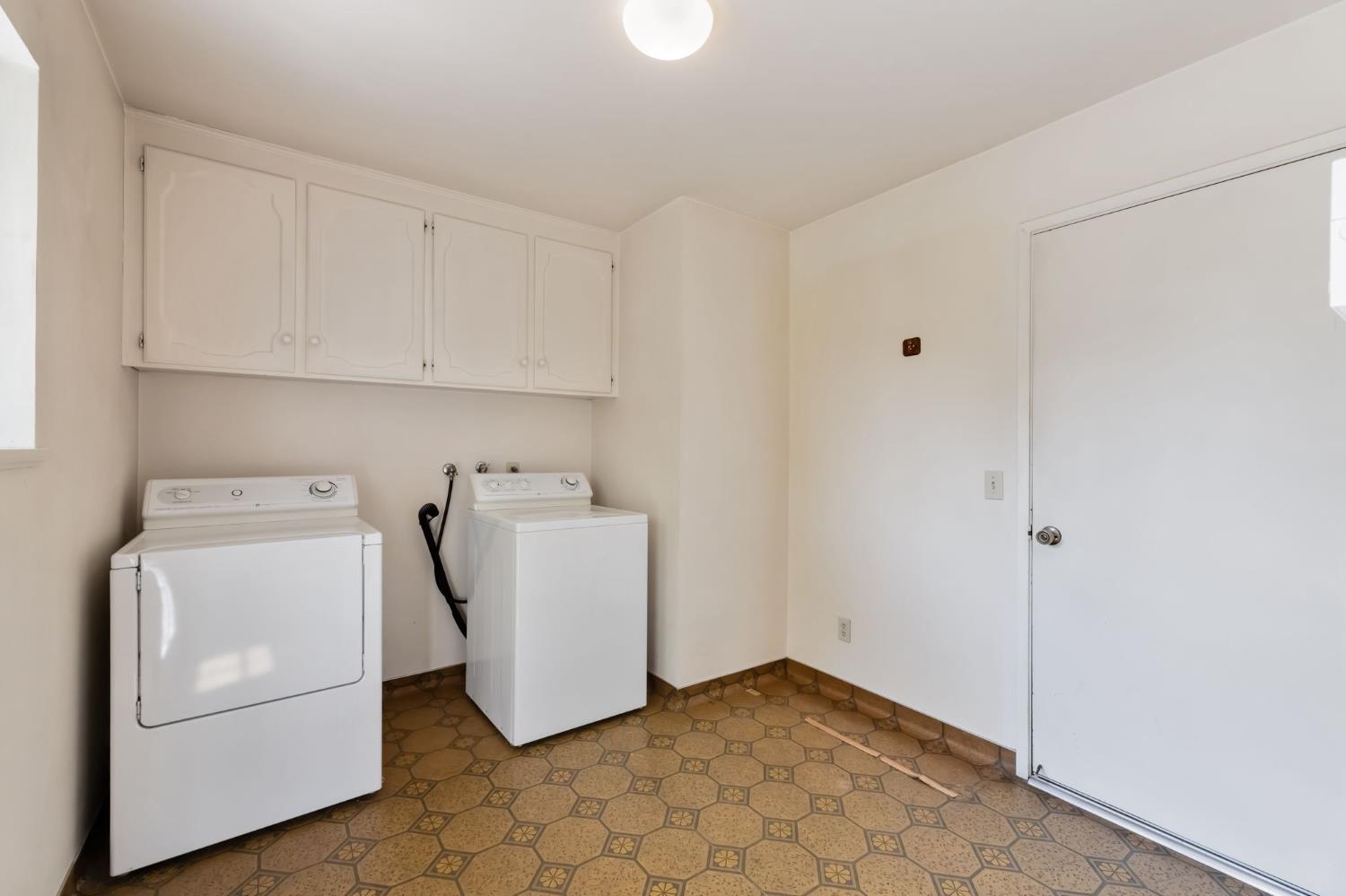 2641 W Paul Ave, Fresno, CA 93711