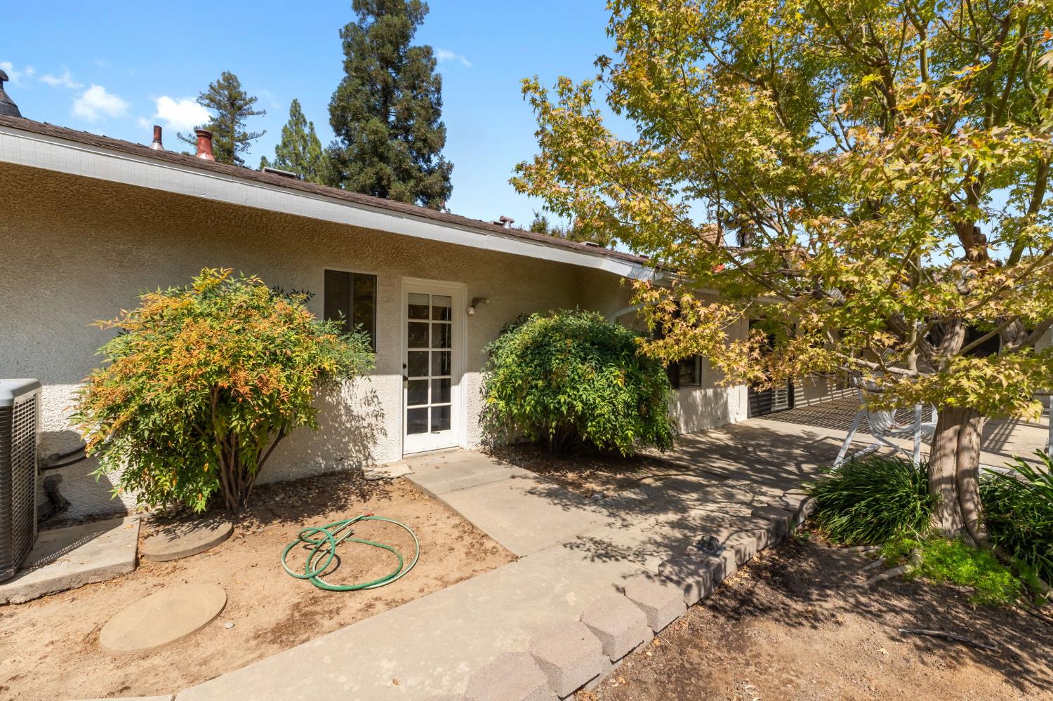 2641 W Paul Ave, Fresno, CA 93711