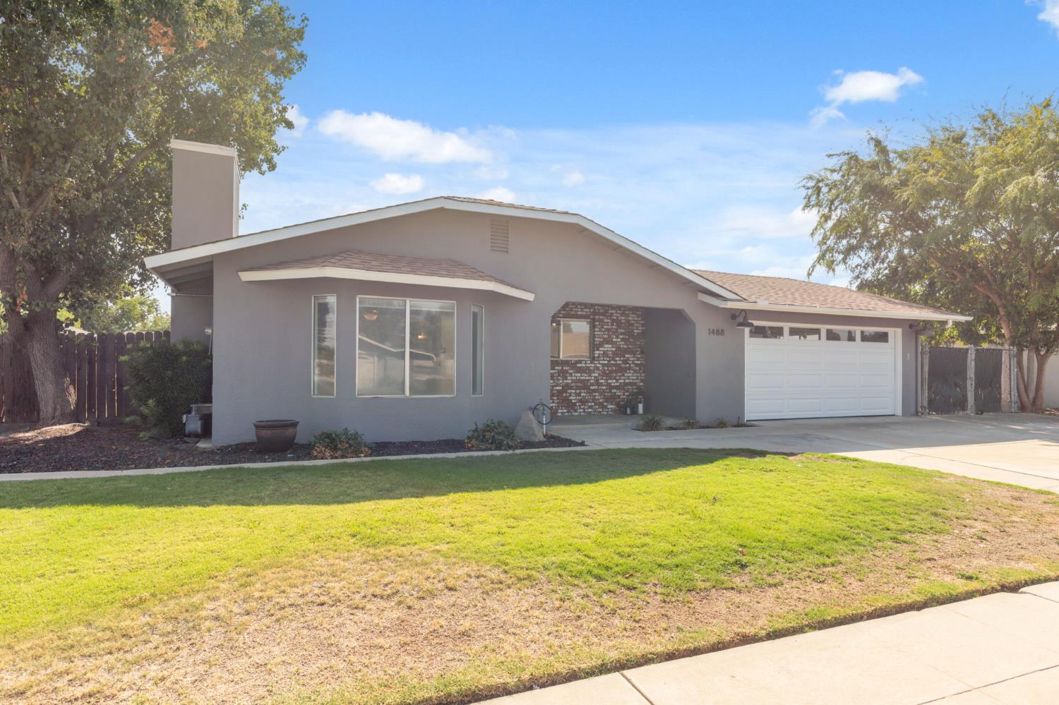 1488 Ashcroft Ave, Clovis, CA 93611