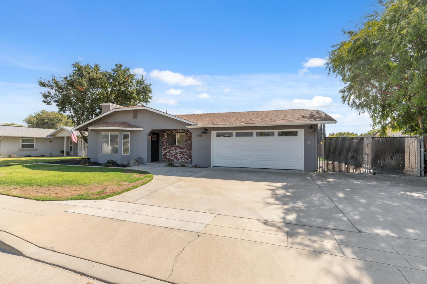1488 Ashcroft Ave, Clovis, CA 93611
