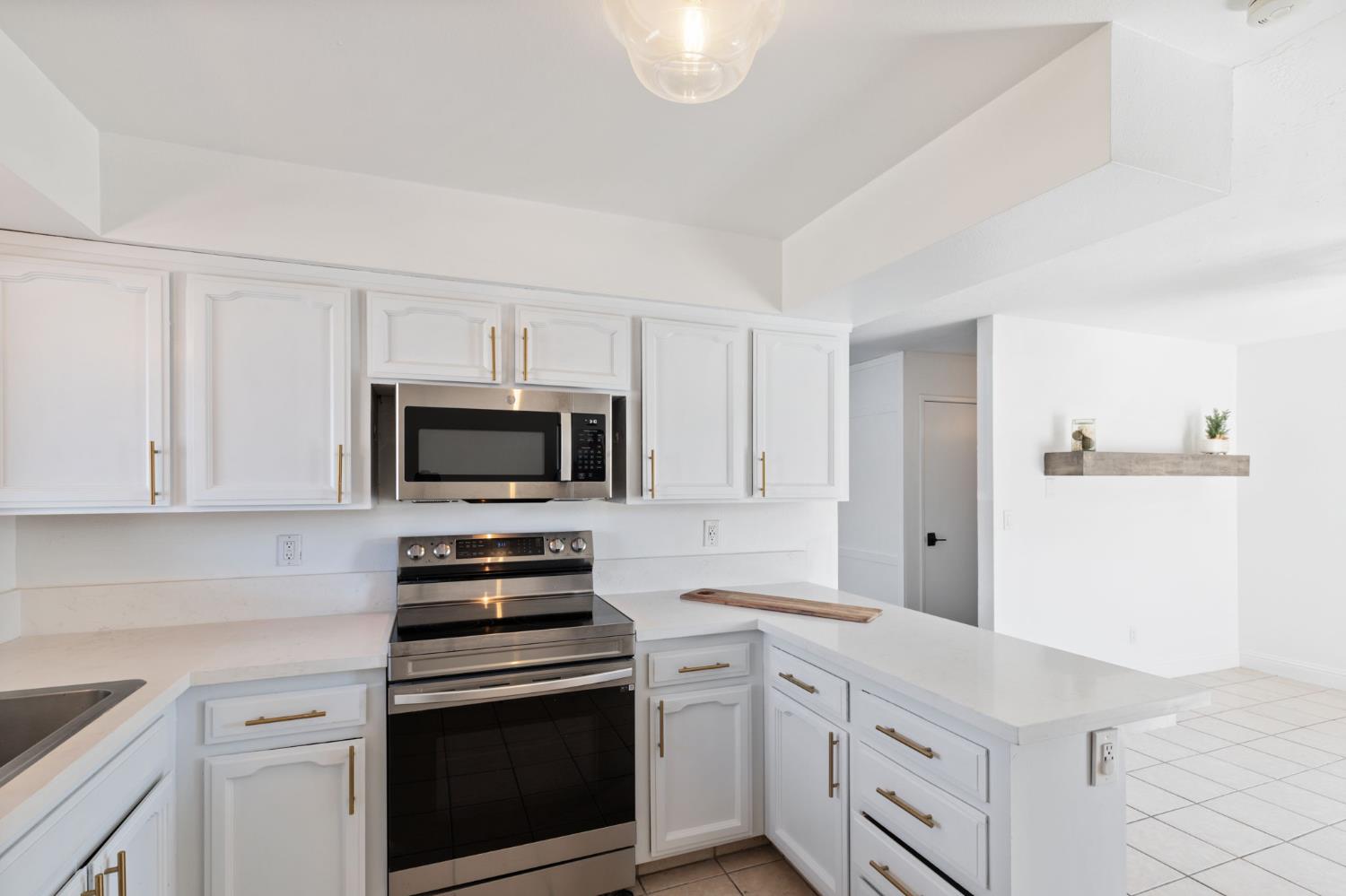 1488 Ashcroft Ave, Clovis, CA 93611