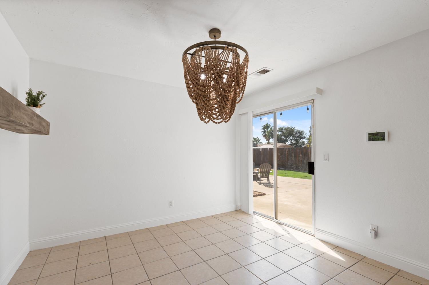 1488 Ashcroft Ave, Clovis, CA 93611