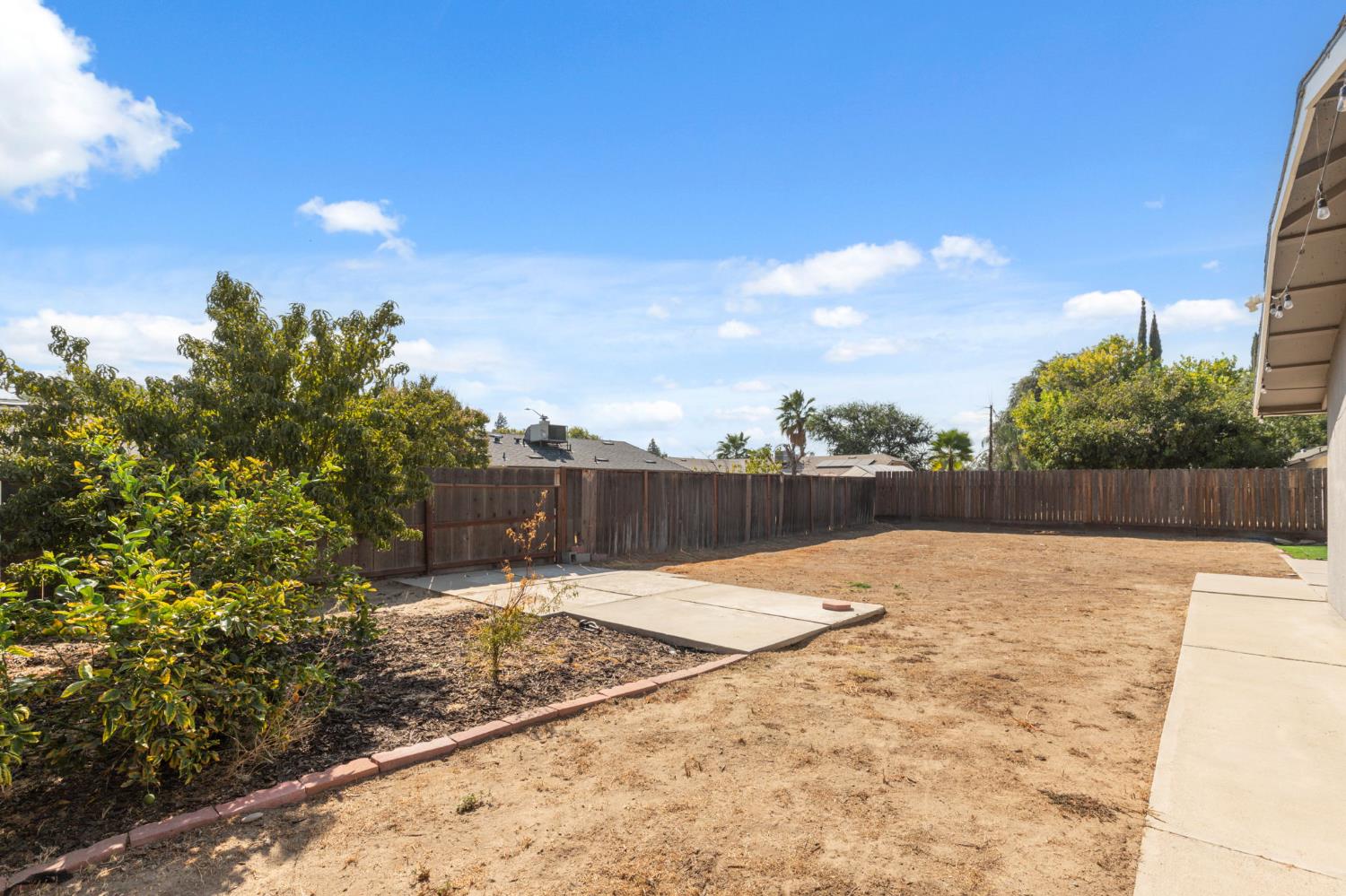 1488 Ashcroft Ave, Clovis, CA 93611