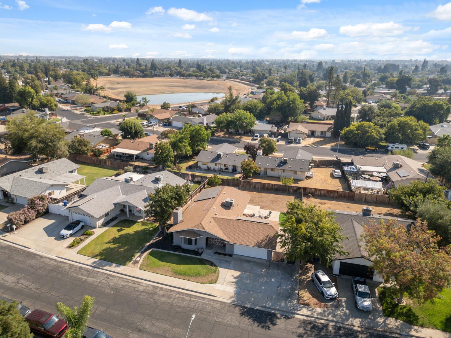1488 Ashcroft Ave, Clovis, CA 93611