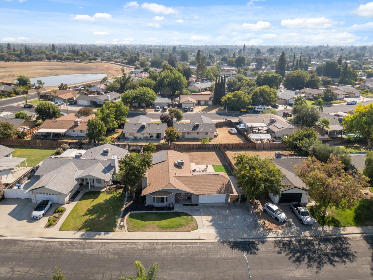 1488 Ashcroft Ave, Clovis, CA 93611