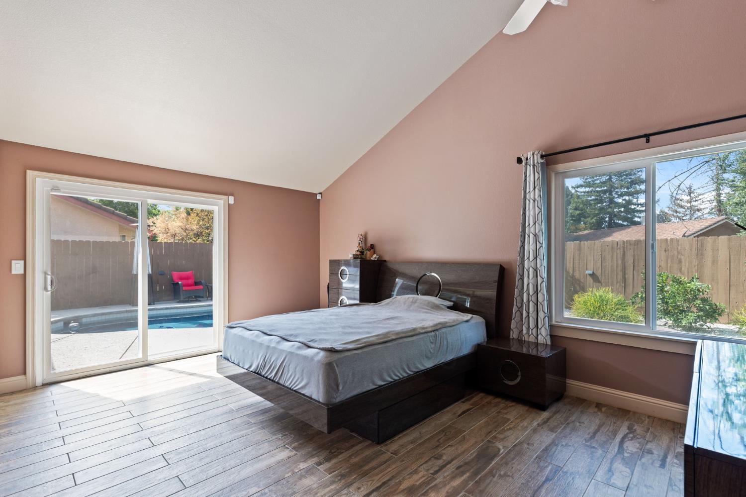 7195 N Carnegie Ave, Fresno, CA 93722
