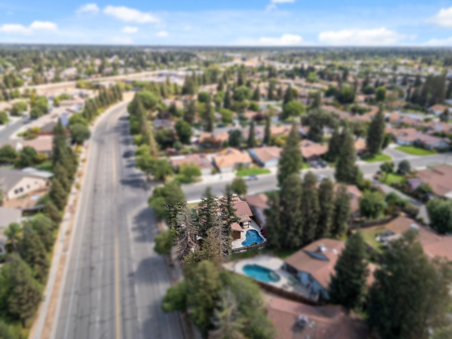 7195 N Carnegie Ave, Fresno, CA 93722