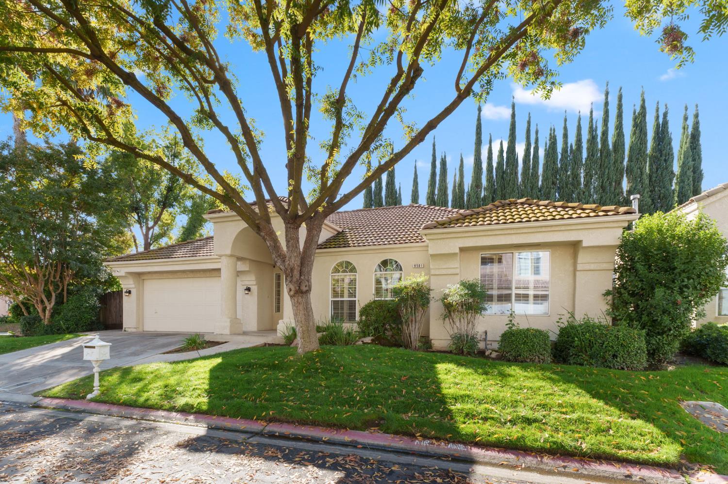 9501 N Congress Ave, Fresno, CA 93720