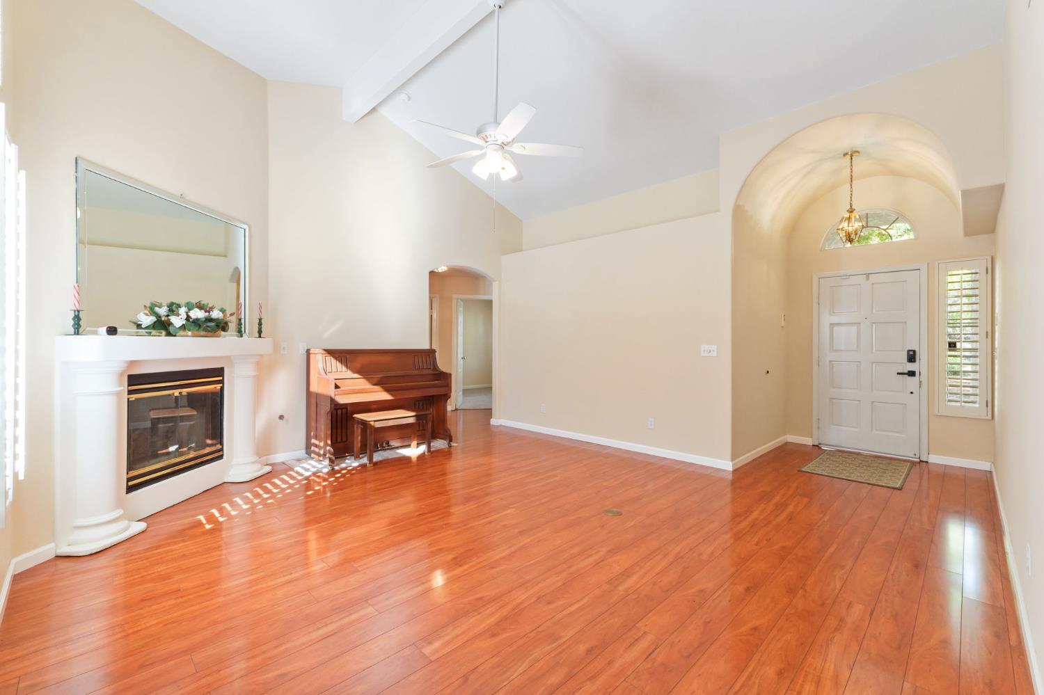 9501 N Congress Ave, Fresno, CA 93720