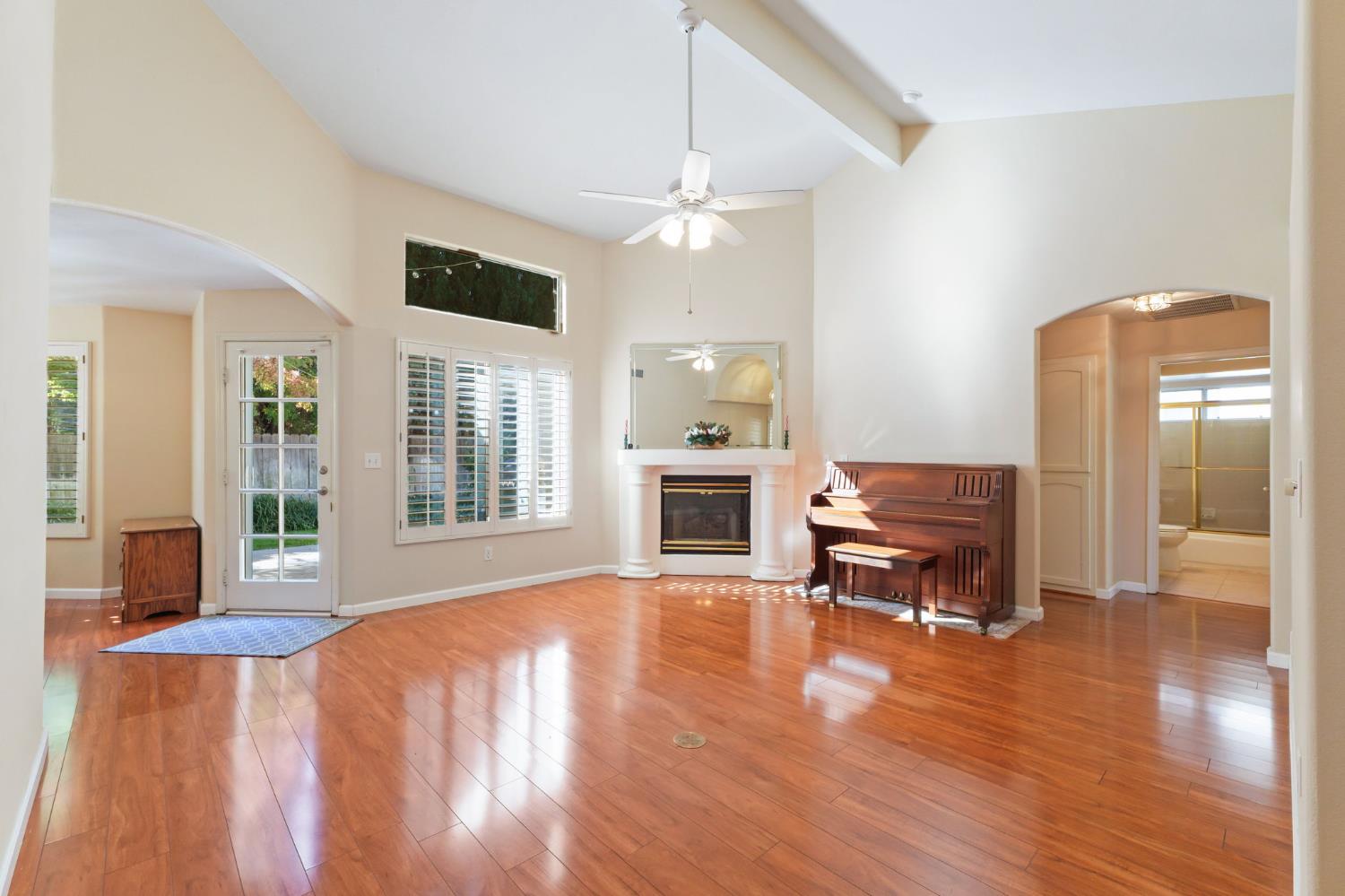 9501 N Congress Ave, Fresno, CA 93720