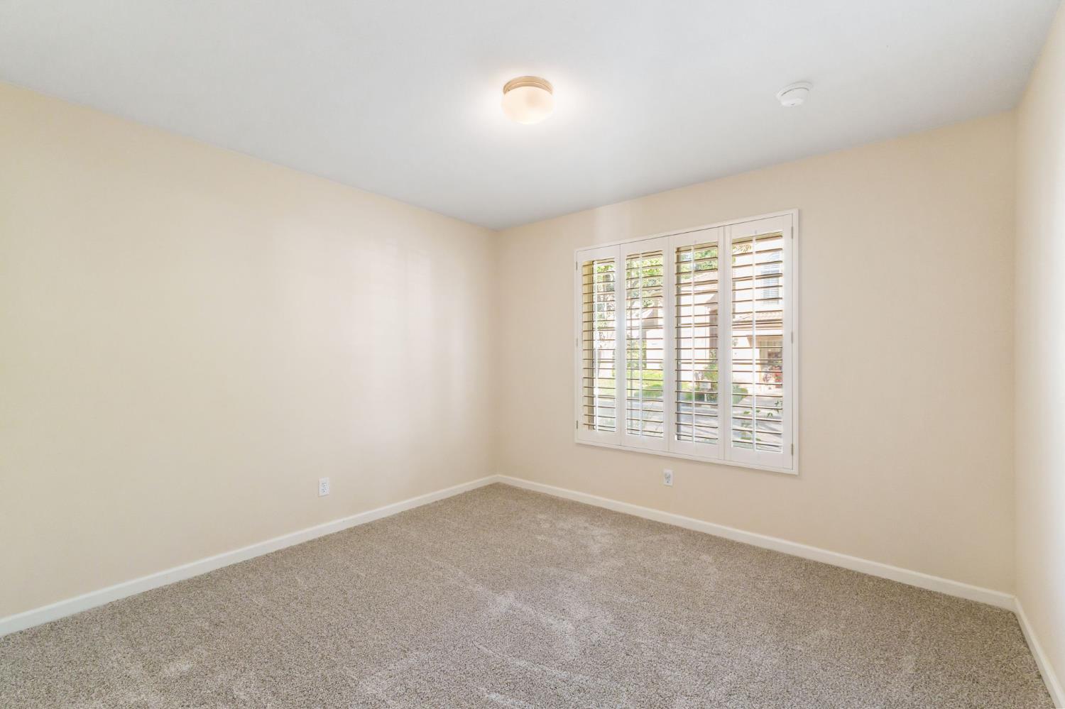 9501 N Congress Ave, Fresno, CA 93720