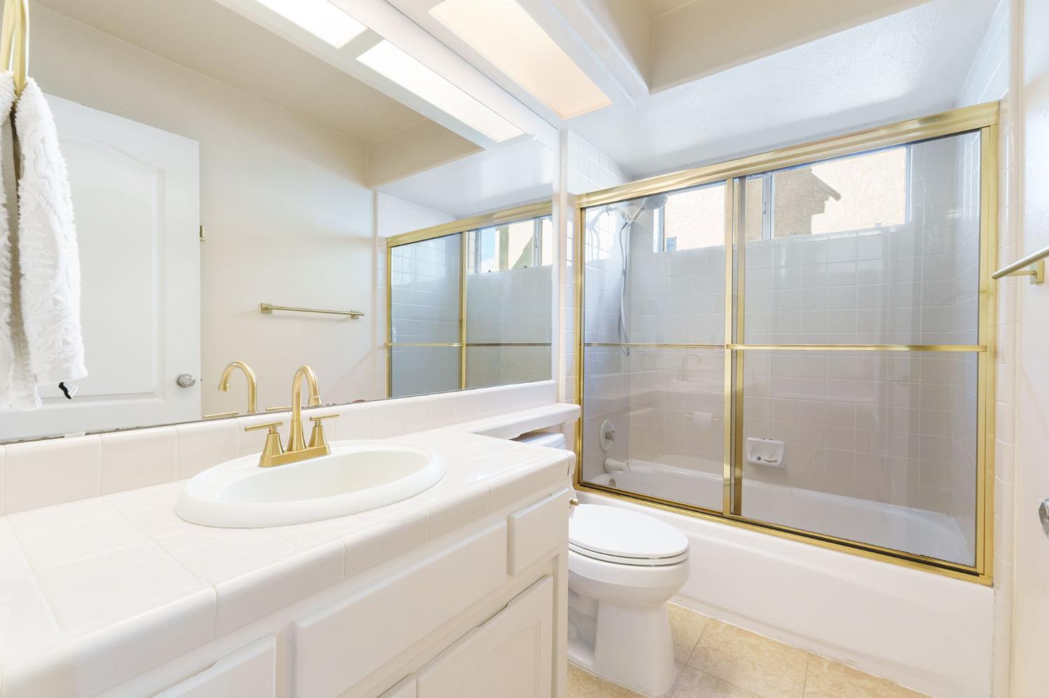 9501 N Congress Ave, Fresno, CA 93720