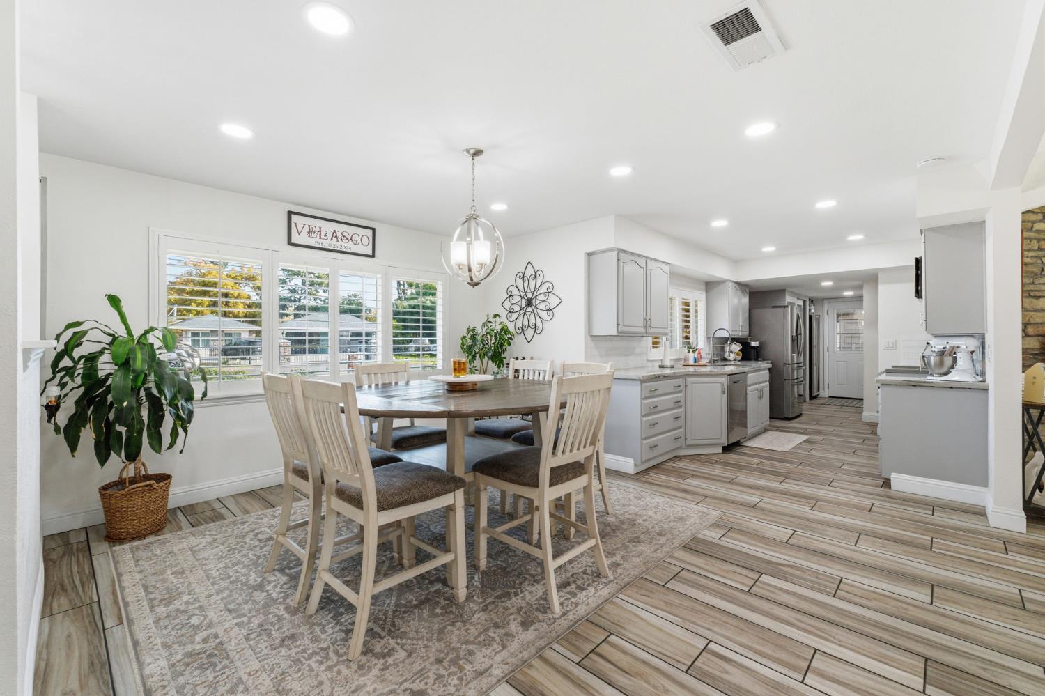 1112 S Sunnyside Ave, Fresno, CA 93727