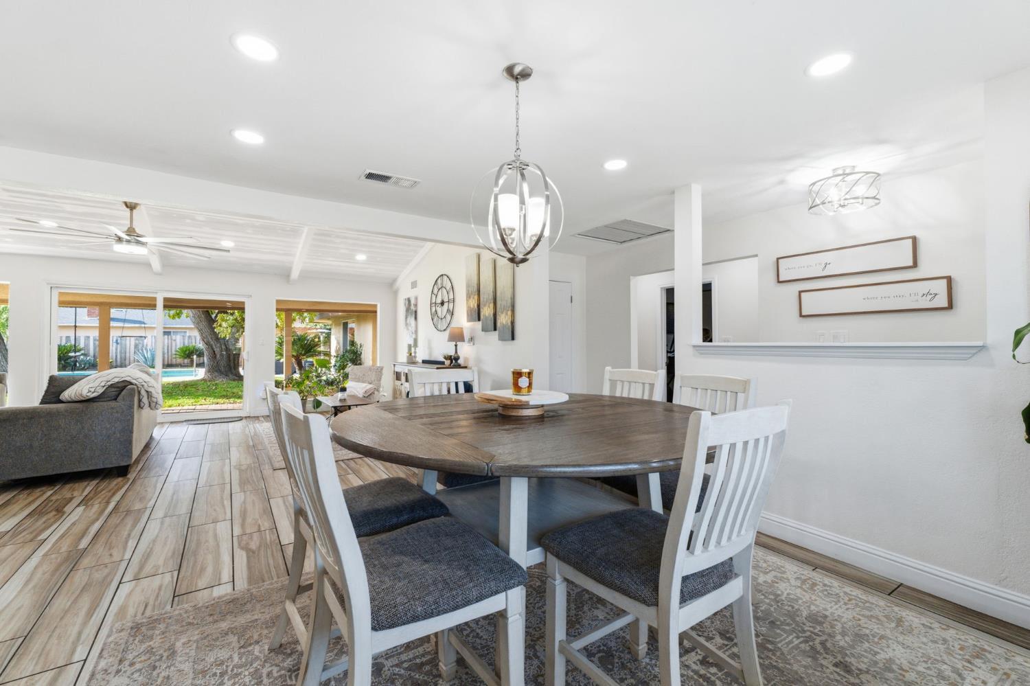 1112 S Sunnyside Ave, Fresno, CA 93727