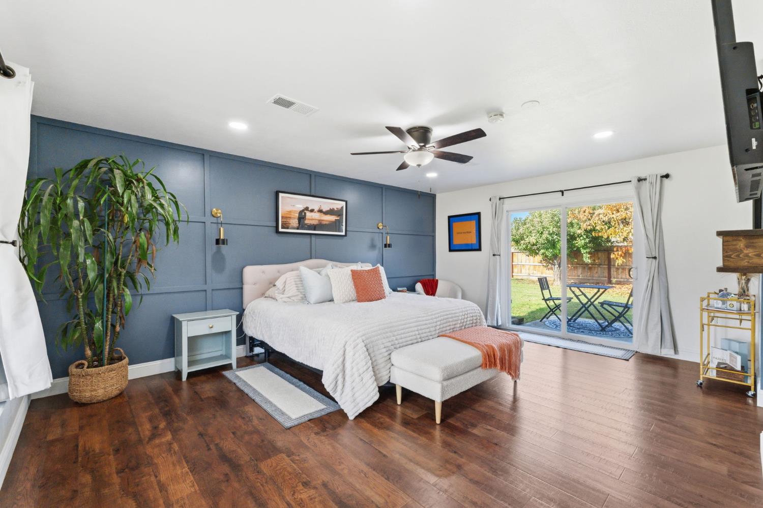 1112 S Sunnyside Ave, Fresno, CA 93727