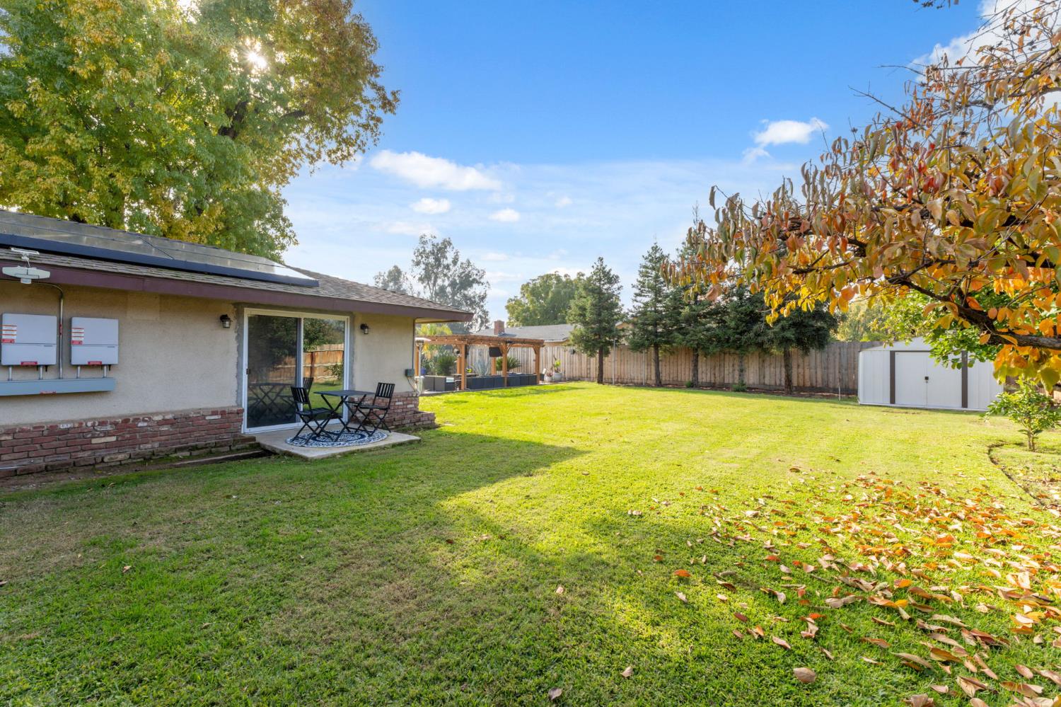 1112 S Sunnyside Ave, Fresno, CA 93727