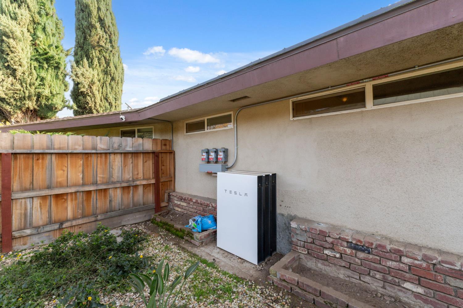 1112 S Sunnyside Ave, Fresno, CA 93727