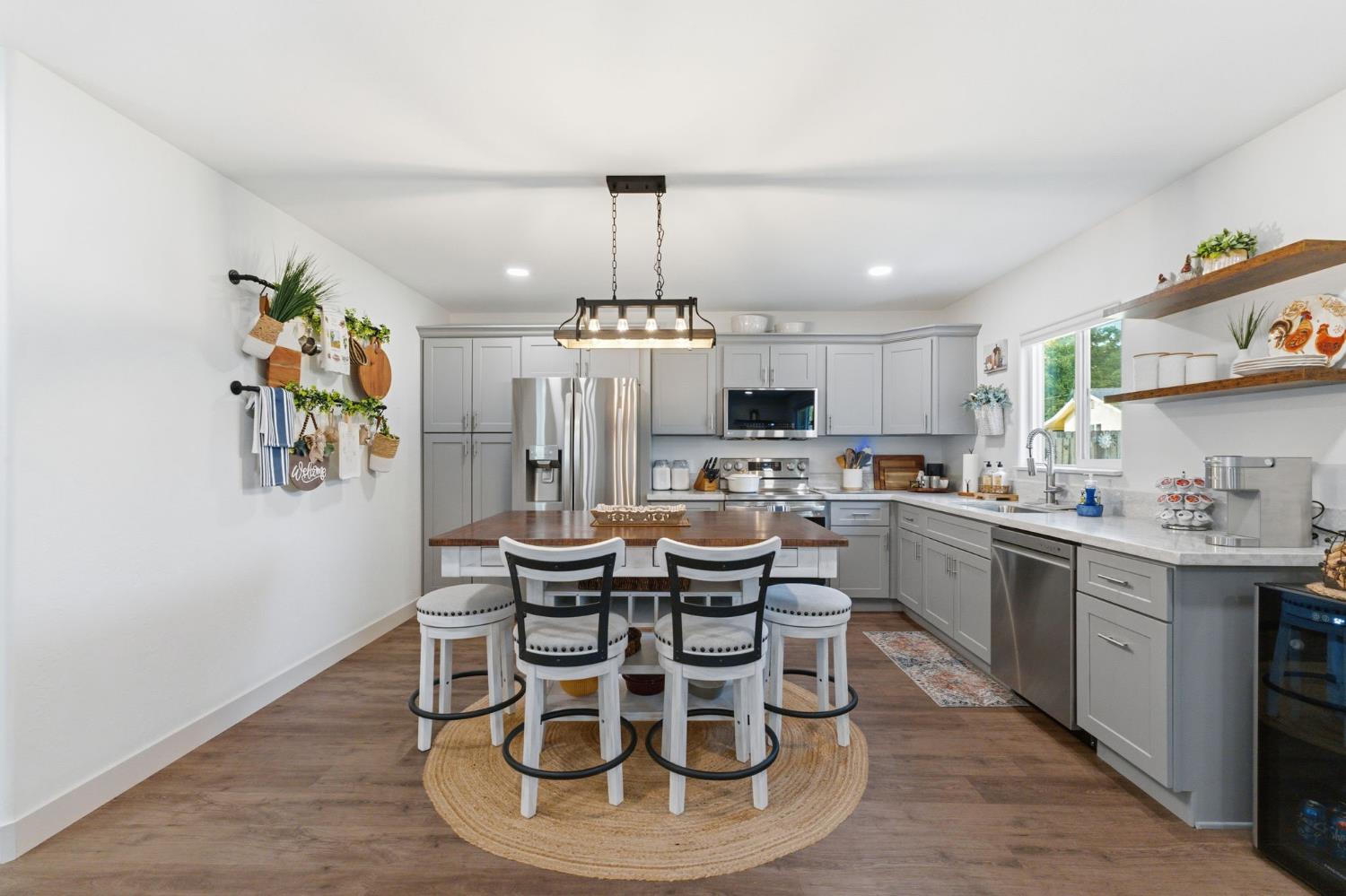 1112 S Sunnyside Ave, Fresno, CA 93727