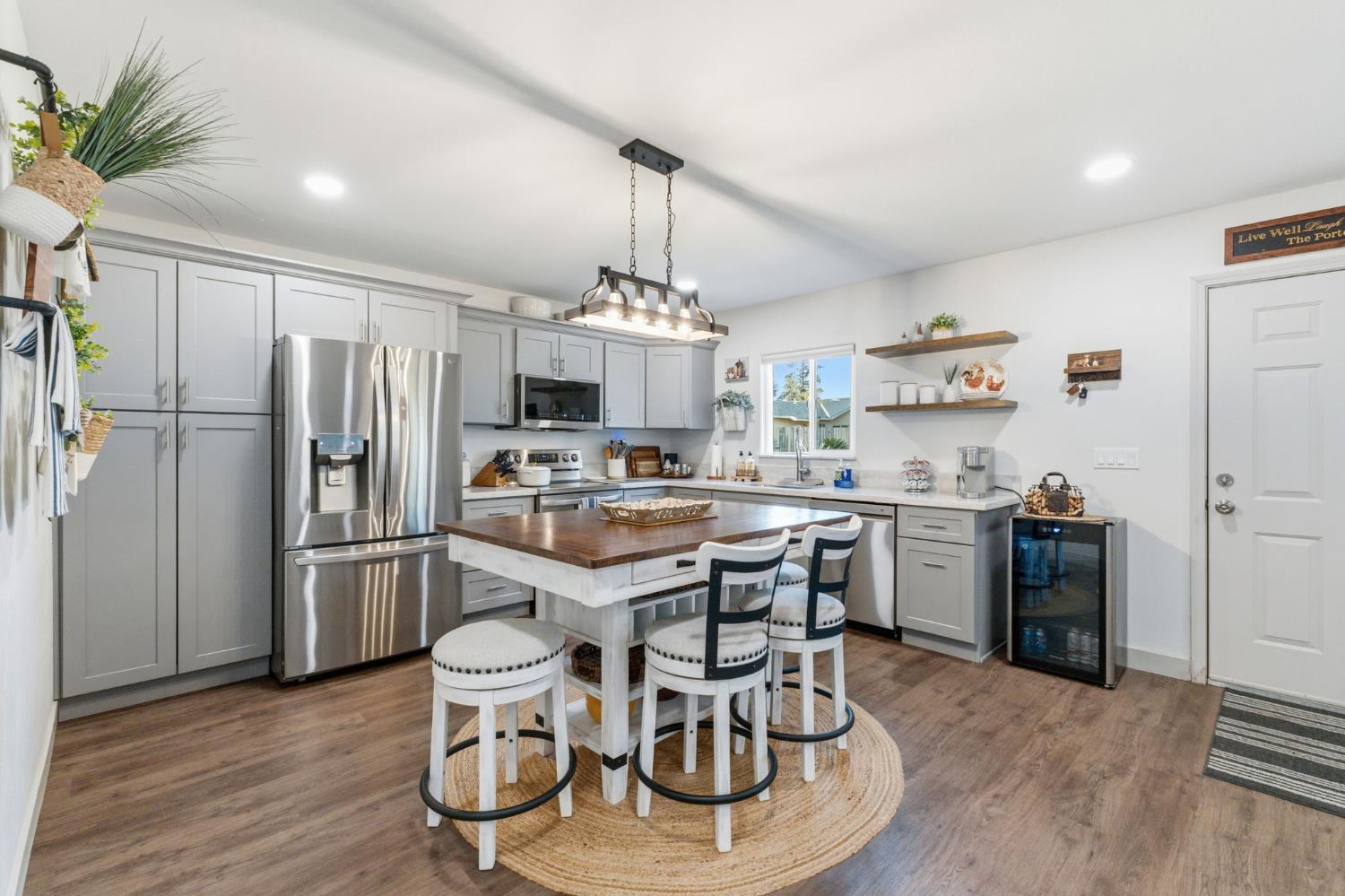 1112 S Sunnyside Ave, Fresno, CA 93727