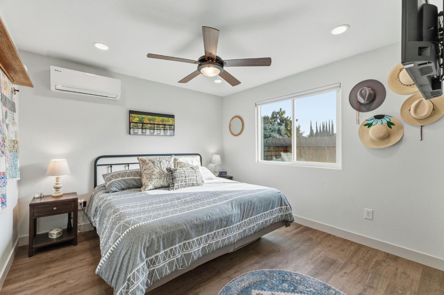 1112 S Sunnyside Ave, Fresno, CA 93727