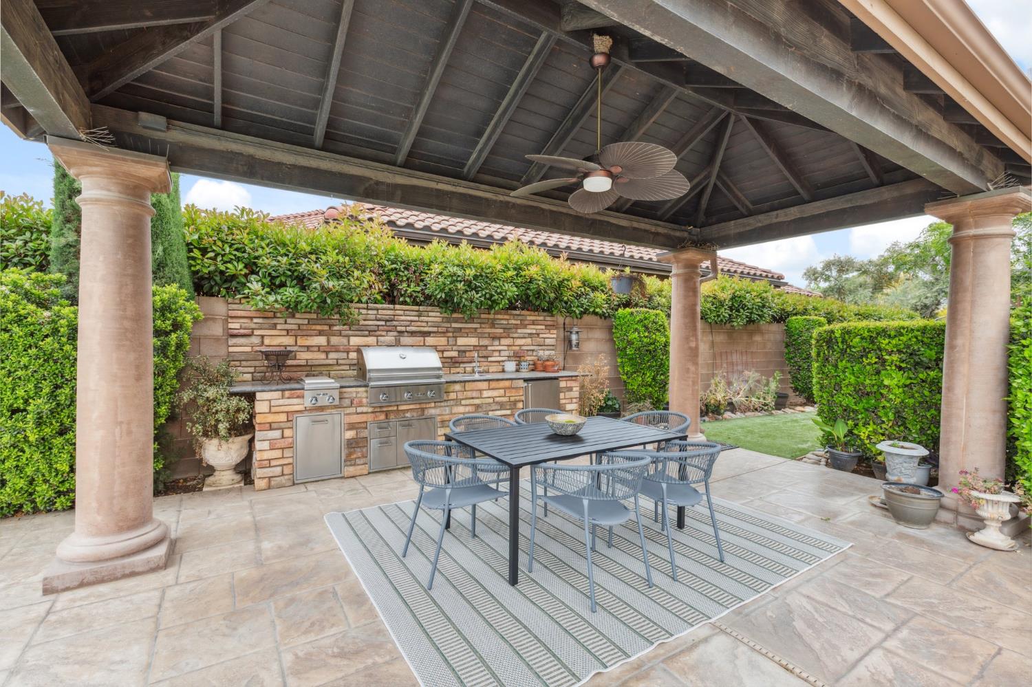 4918 W Bluff Ave, Fresno, CA 93722