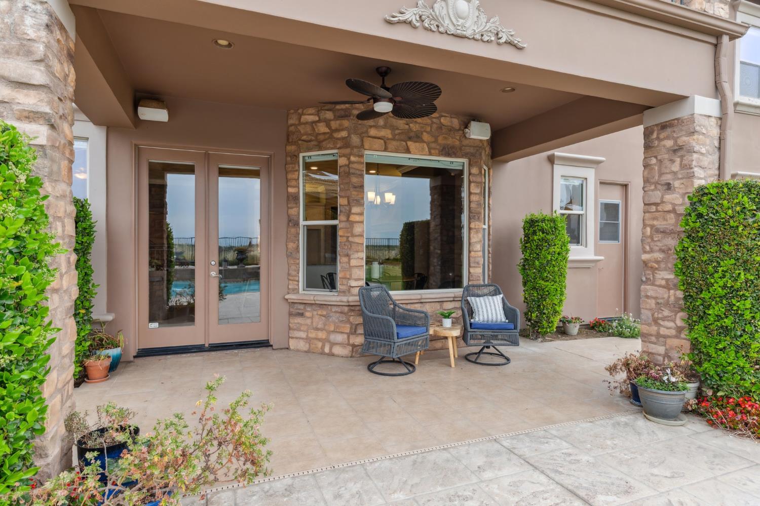 4918 W Bluff Ave, Fresno, CA 93722