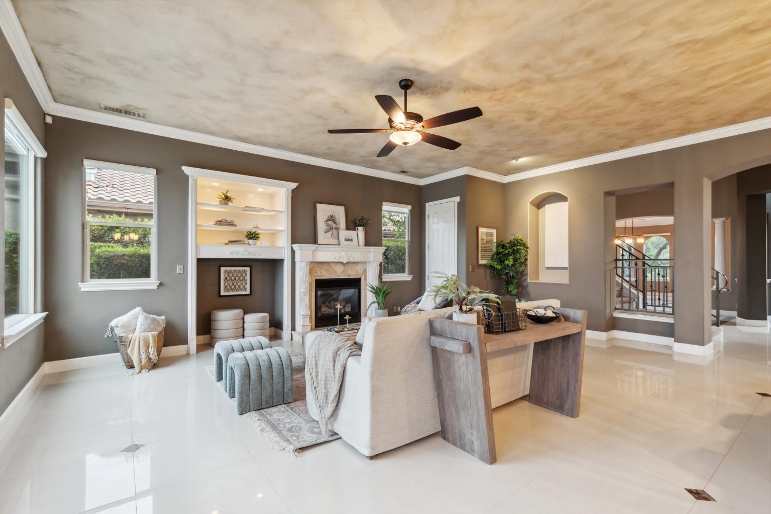 4918 W Bluff Ave, Fresno, CA 93722