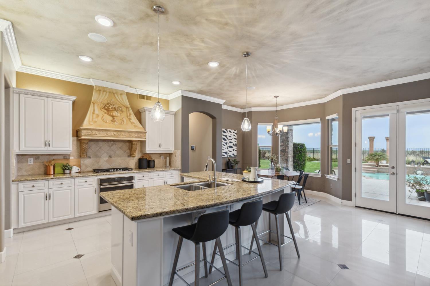 4918 W Bluff Ave, Fresno, CA 93722